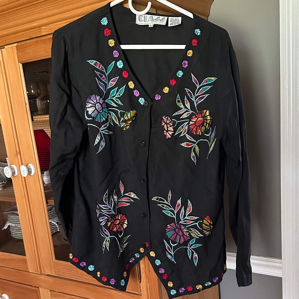 CLASS  Floral Embroidered Button-Up Jacket/bouse